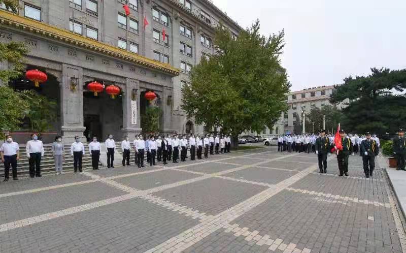 住房和城乡建设部举行升国旗仪式庆祝新中国72周年华诞(图2)